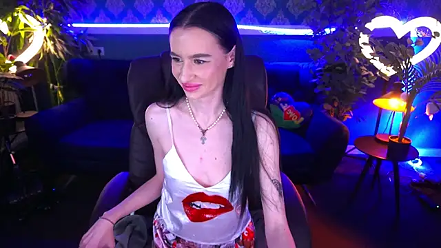 Snapshot of Snow_WhiteeeX chatting on 02/01/25, 01:51 Snow WhiteeeX online show from 02/01/25, 01:51