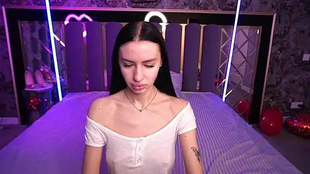 Snow WhiteeeX online show from 02/07/26, 06:39