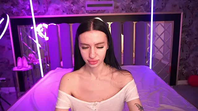 Snow WhiteeeX online show from 03/25/26, 06:41