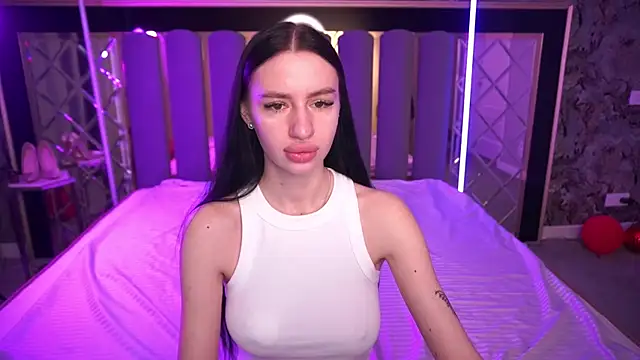 Snow WhiteeeX online show from 03/29/26, 05:40