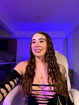 Snapshot of Lanataylor- chatting on 09/14/25, 03:38 Lanataylor- online show from 09/14/25, 03:38