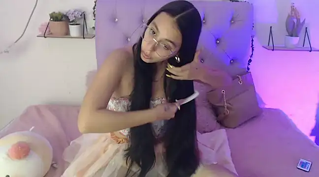 Snapshot of Freyja_01 chatting on 03/03/25, 10:31 Freyja 01 online show from 03/03/25, 10:31