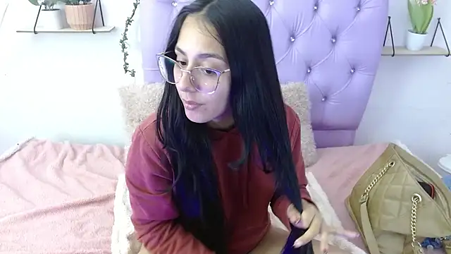 Snapshot of Freyja_01 chatting on 09/22/25, 09:50 Freyja 01 online show from 09/22/25, 09:50