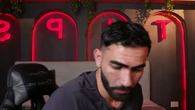 Austin bolt online show from 10/28/25, 03:32