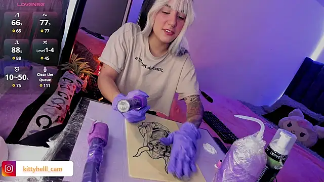 Snapshot of Alice_woodville chatting on 03/07/25, 08:55 Alice woodville online show from 03/07/25, 08:55