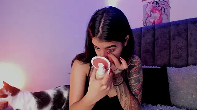 Snapshot of Alice_woodville chatting on 03/17/25, 05:16 Alice woodville online show from 03/17/25, 05:16