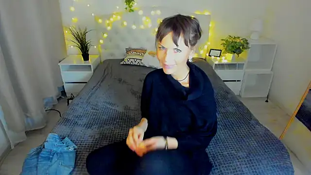 Elizabe th online show from 01/21/25, 09:46