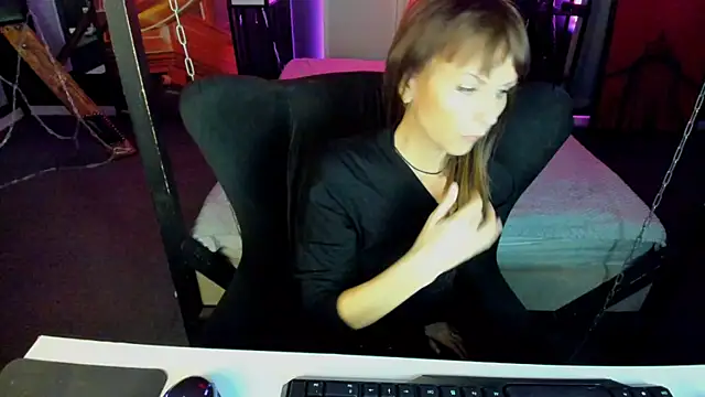 Elizabe th online show from 02/01/25, 09:19