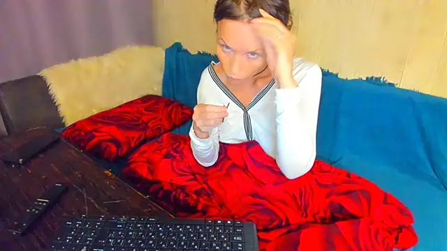 Elizabe th online show from 05/09/26, 08:14
