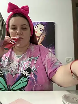 Snapshot of MelanieBrownn chatting on 12/21/24, 08:10 MelanieBrownn online show from 12/21/24, 08:10