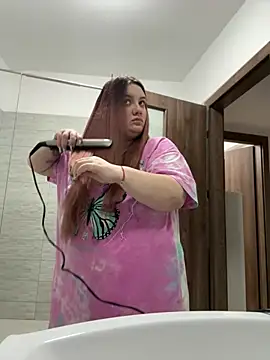 Snapshot of MelanieBrownn chatting on 12/23/24, 02:13 MelanieBrownn online show from 12/23/24, 02:13