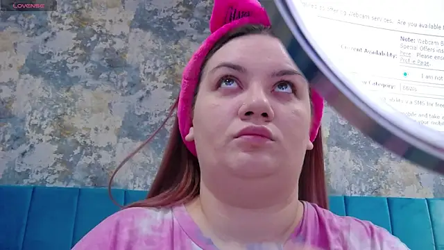 Snapshot of MelanieBrownn chatting on 12/28/24, 02:33 MelanieBrownn online show from 12/28/24, 02:33