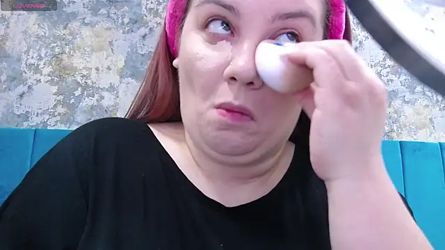 Snapshot of MelanieBrownn chatting on 12/31/24, 03:12 MelanieBrownn online show from 12/31/24, 03:12