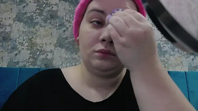 Snapshot of MelanieBrownn chatting on 01/09/25, 03:26 MelanieBrownn online show from 01/09/25, 03:26