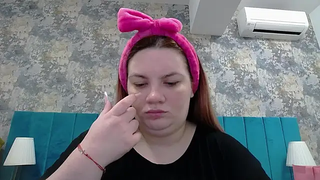 Snapshot of MelanieBrownn chatting on 02/03/25, 06:34 MelanieBrownn online show from 02/03/25, 06:34