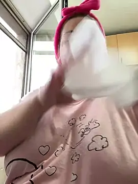 Snapshot of MelanieBrownn chatting on 02/06/25, 07:13 MelanieBrownn online show from 02/06/25, 07:13