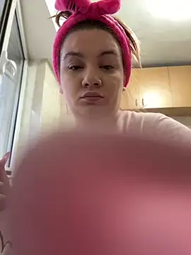 Snapshot of MelanieBrownn chatting on 02/09/25, 05:50 MelanieBrownn online show from 02/09/25, 05:50