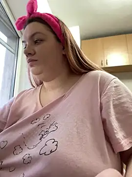 Snapshot of MelanieBrownn chatting on 02/13/25, 03:24 MelanieBrownn online show from 02/13/25, 03:24