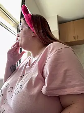 Snapshot of MelanieBrownn chatting on 02/14/25, 12:14 MelanieBrownn online show from 02/14/25, 12:14