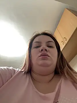 Snapshot of MelanieBrownn chatting on 02/15/25, 05:17 MelanieBrownn online show from 02/15/25, 05:17