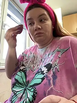 Snapshot of MelanieBrownn chatting on 02/20/25, 05:33 MelanieBrownn online show from 02/20/25, 05:33