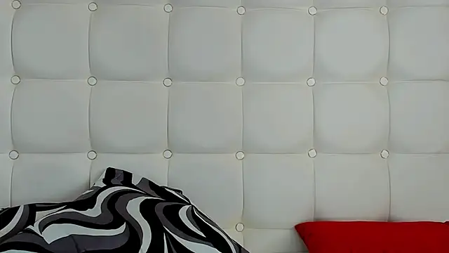 Snapshot of MelanieBrownn chatting on 02/22/25, 07:34 MelanieBrownn online show from 02/22/25, 07:34