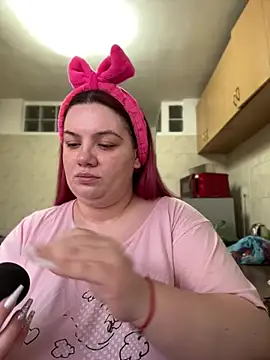 Snapshot of MelanieBrownn chatting on 03/08/25, 04:17 MelanieBrownn online show from 03/08/25, 04:17