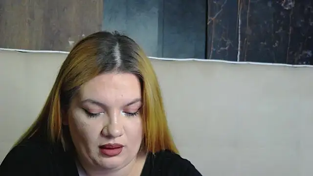 Snapshot of MelanieBrownn chatting on 12/22/25, 07:05 MelanieBrownn online show from 12/22/25, 07:05