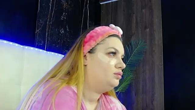 Snapshot of MelanieBrownn chatting on 02/14/26, 06:10 MelanieBrownn online show from 02/14/26, 06:10