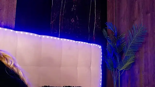 Snapshot of MelanieBrownn chatting on 02/19/26, 06:42 MelanieBrownn online show from 02/19/26, 06:42