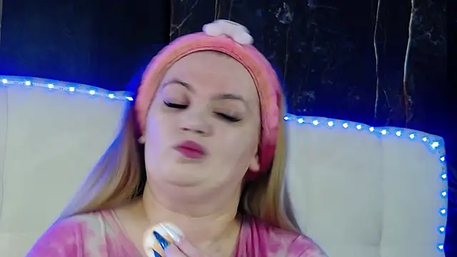 MelanieBrownn online show from 04/12/26, 05:56