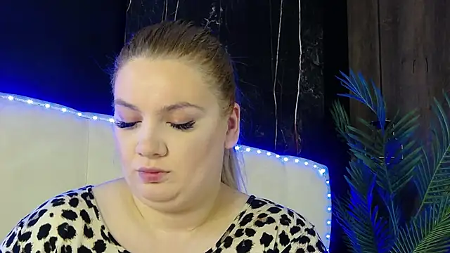 MelanieBrownn online show from 04/27/26, 04:43