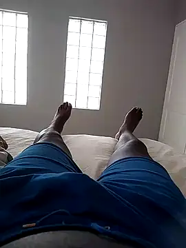 although35 online show from 02/14/25, 12:03