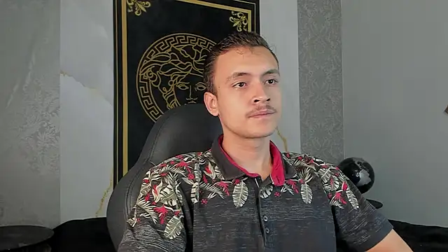 Desmon Clark online show from 01/05/25, 06:02