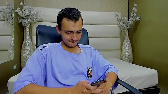 Desmon Clark online show from 02/02/25, 07:14