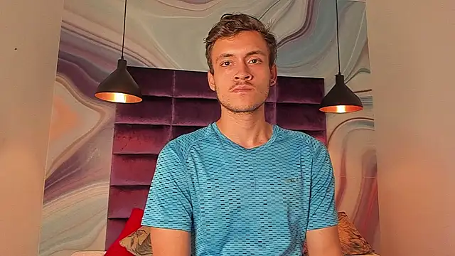 Desmon Clark online show from 02/04/25, 06:57