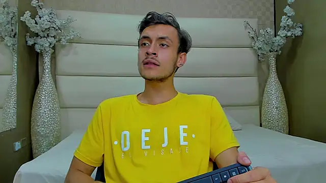 Desmon Clark online show from 02/08/25, 02:47