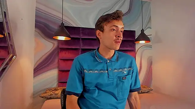 Desmon Clark online show from 02/13/25, 04:00