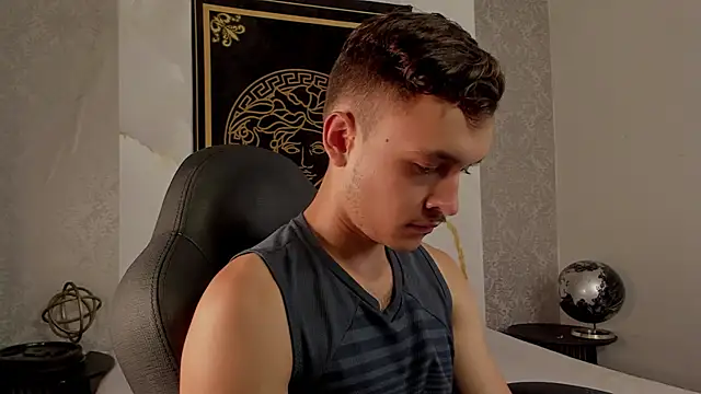 Desmon Clark online show from 02/20/25, 07:34