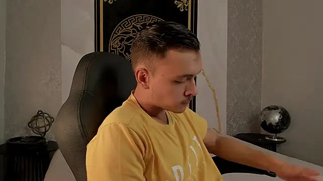 Desmon Clark online show from 02/20/25, 06:35