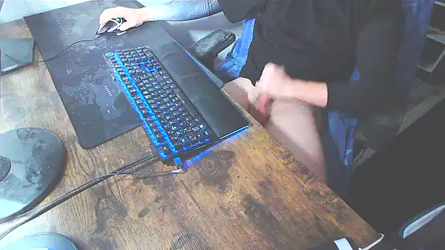 WouldLovetoFuckYou666 online show from 12/04/25, 12:03