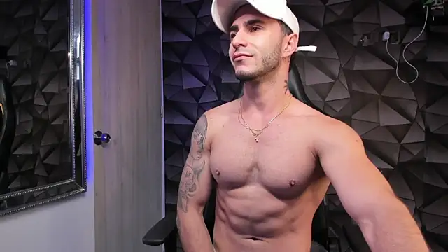 Snapshot of Tayler_duster chatting on 12/16/24, 12:27 Tayler duster online show from 12/16/24, 12:27