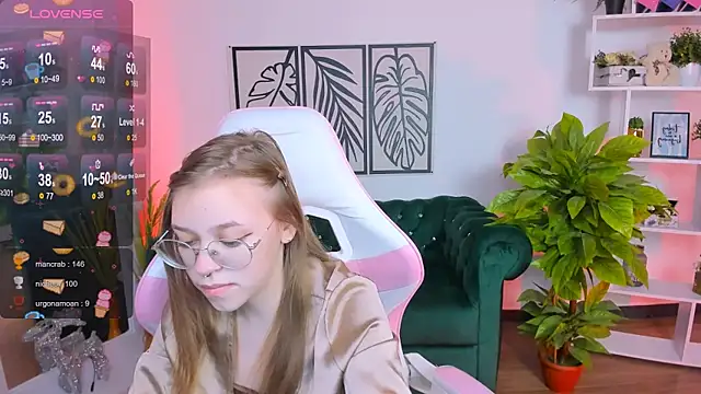 LayriantaVee online show from 01/19/25, 10:06