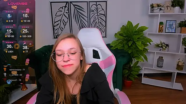 LayriantaVee online show from 02/11/25, 01:20