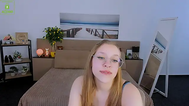 LayriantaVee online show from 03/06/25, 10:09