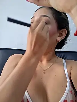 Snapshot of Ary-18 chatting on 03/13/26, 01:51 Ary-18 online show from 03/13/26, 01:51