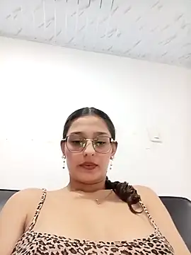 Snapshot of Ary-18 chatting on 03/21/26, 02:09 Ary-18 online show from 03/21/26, 02:09