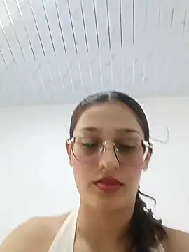 Snapshot of Ary-18 chatting on 03/25/26, 02:12 Ary-18 online show from 03/25/26, 02:12