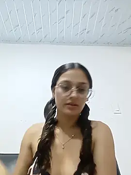 Snapshot of Ary-18 chatting on 04/06/26, 01:45 Ary-18 online show from 04/06/26, 01:45