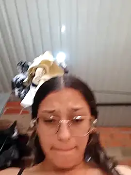 Snapshot of Ary-18 chatting on 04/08/26, 01:44 Ary-18 online show from 04/08/26, 01:44